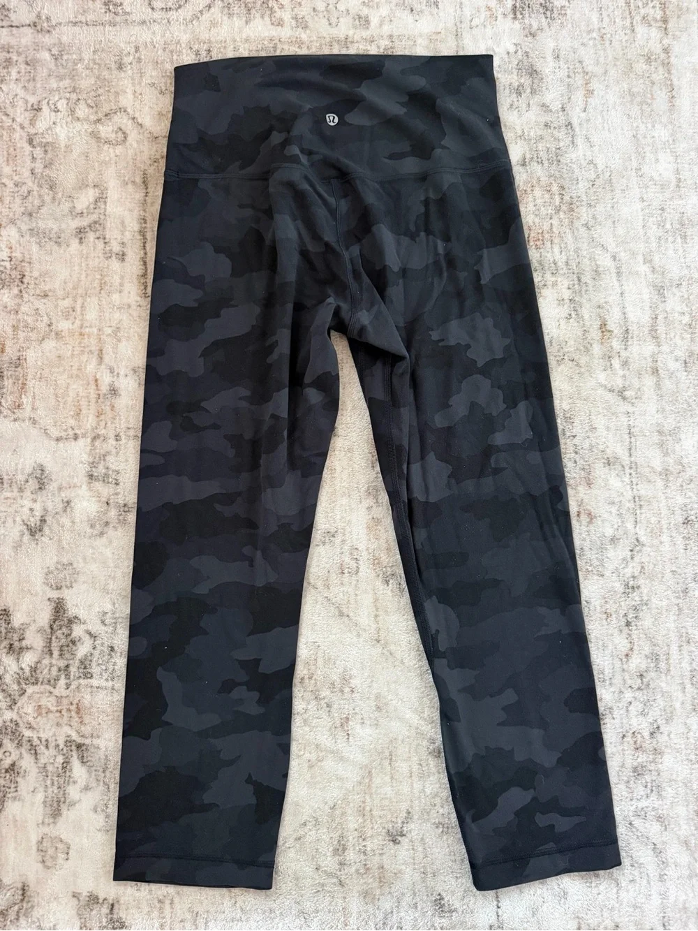 Lululemon Align Crop 21” Heritage 365 Camo Deep Coal Size 8